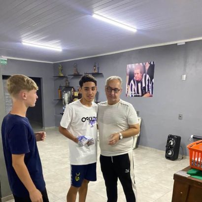 Entrega dos uniformes para as categorias Sub-13 e Sub-15
