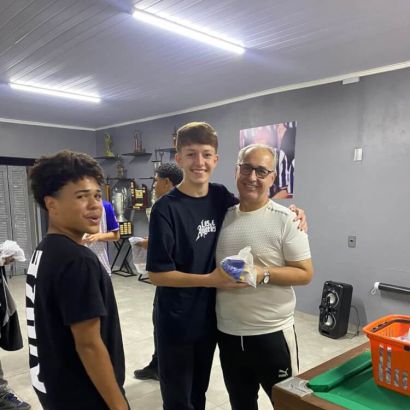 Entrega dos uniformes para as categorias Sub-13 e Sub-15