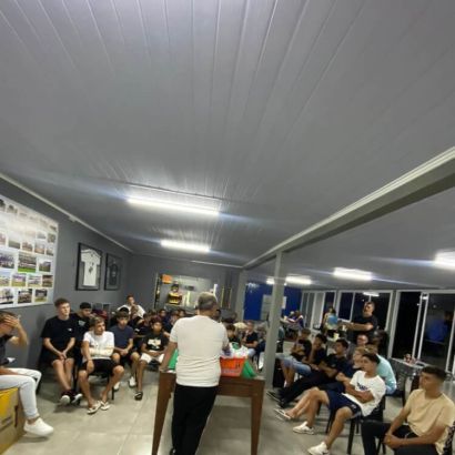 Entrega dos uniformes para as categorias Sub-13 e Sub-15