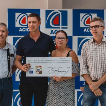Natal Premiado Costa Doce entrega prêmios aos ganhadores nesta manhã