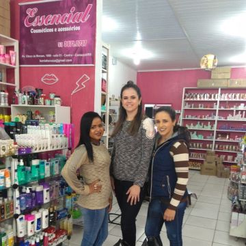 Sindilojas Costa Doce realiza arrecadação da Campanha do Agasalho em parceria com o comércio   