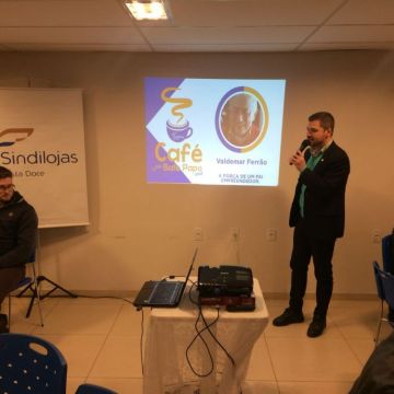 Srº. Valdemar Sperotto Ferrão, foi o palestrante de mais uma edição do Café com Bate Papo Sindilojas!