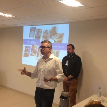 Sindilojas realiza  2º Café com Bate Papo do ano