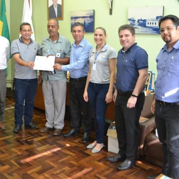 O Sindilojas juntamente com a Prefeitura municipal homenageia Empresários do transporte coletivo.