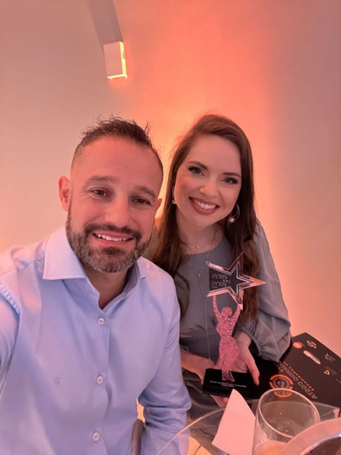 Nossa fundadora e fonoaudióloga Lediane Almeida recebeu o Troféu Elas por Elas 